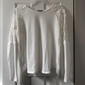 White long sleeved blouse